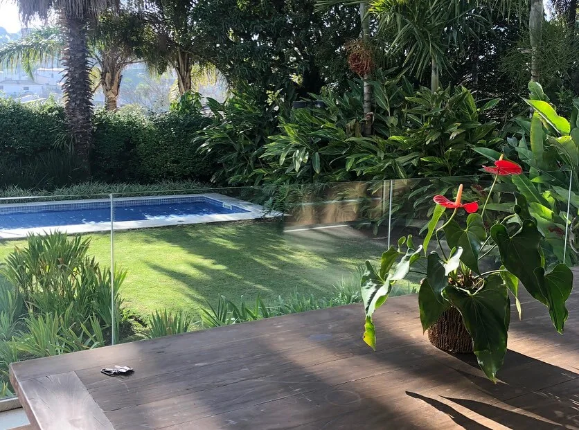 Paisagismo residencial sofisticado executado pela Estilo Garden em São Paulo